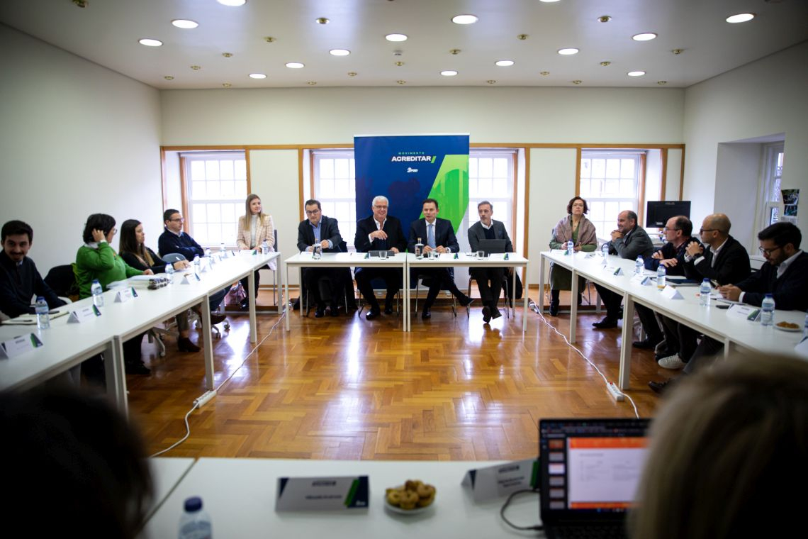 Luís Montenegro em Coimbra Sentir Portugal e Acreditar